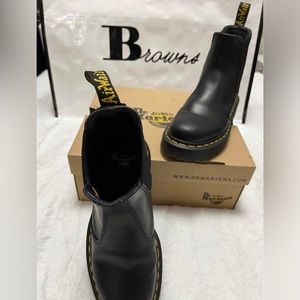 Dr. Martens Women's Retro 2976 Chelsea Boots Size 6 US